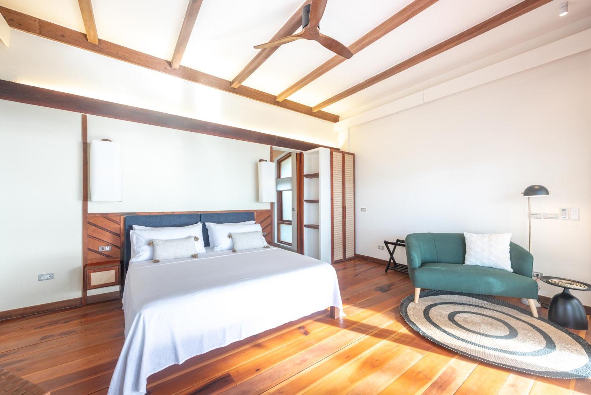 L'Osteria Luxe Beachfront B&B General Luna  Eksteriør bilde