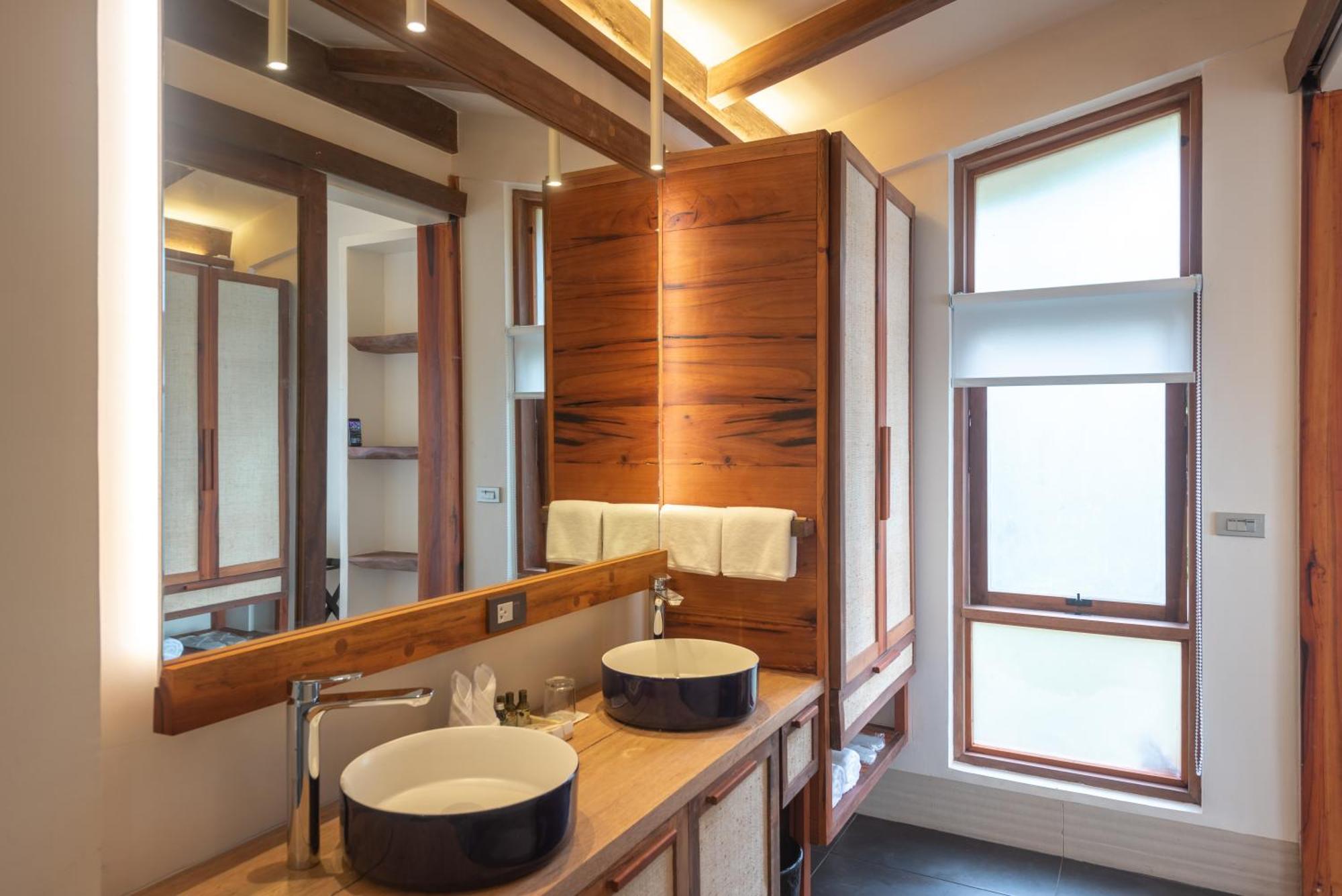 L'Osteria Luxe Beachfront B&B General Luna  Eksteriør bilde
